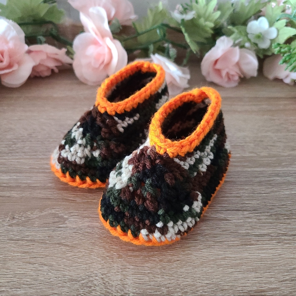 Camouflage booties, baby booties, baby shoes, baby boy slippers, babyshower gift
